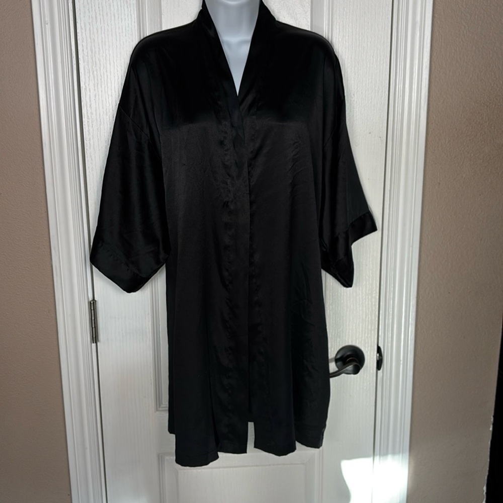 Victoria's Secret Women's Black Satin Pockets Kimono Size S/M *Missing Belt*